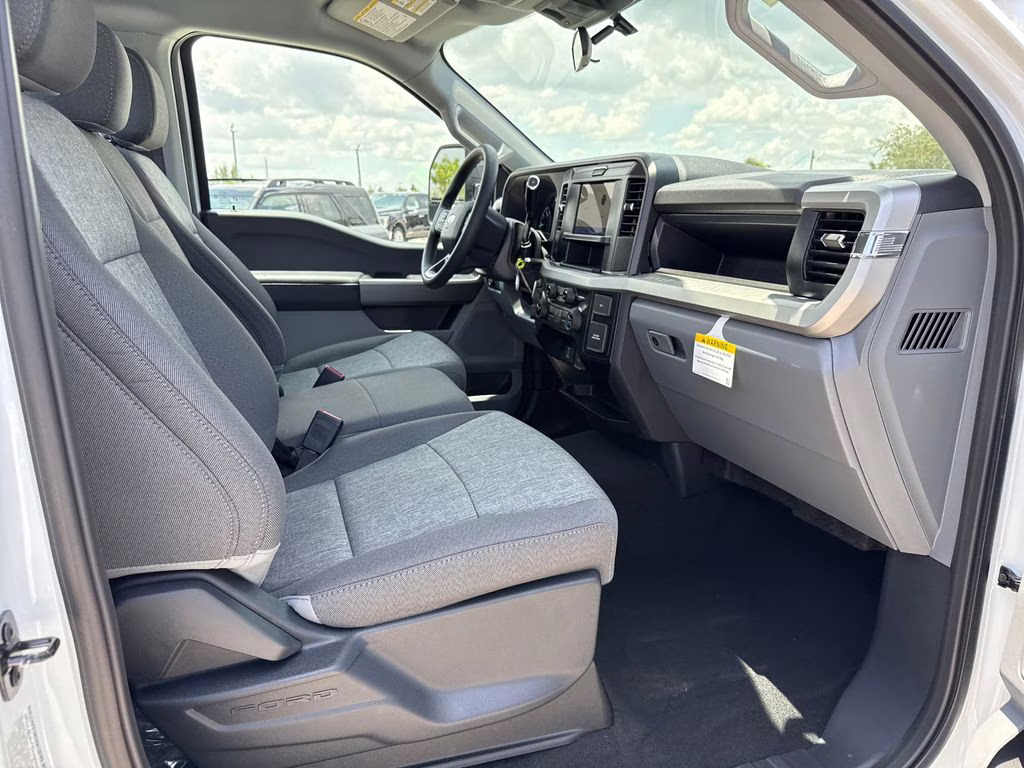 2025 Oxford White Ford Super Duty F-350 SRW XL 4X4 Truck