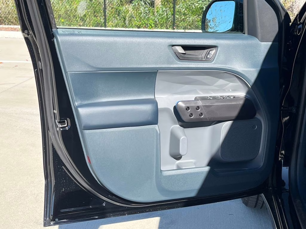 2026 Shadow Black Ford Maverick Lobo Standard AWD Truck