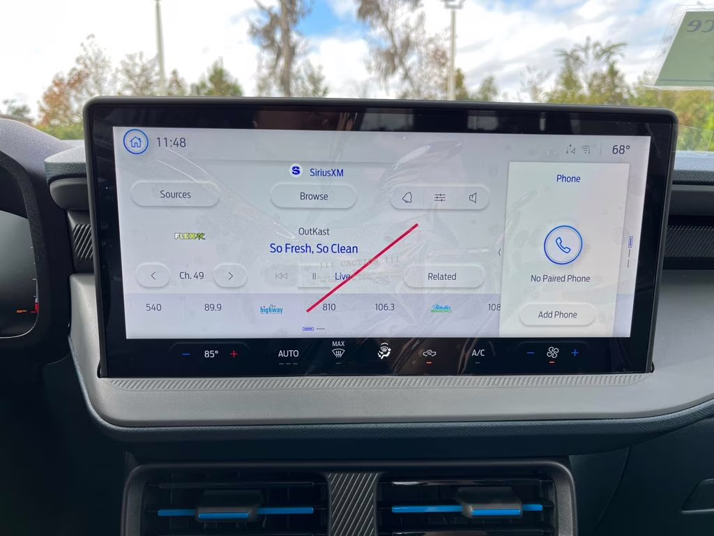 2026 Space White Metallic Ford Maverick Lobo Standard AWD Truck