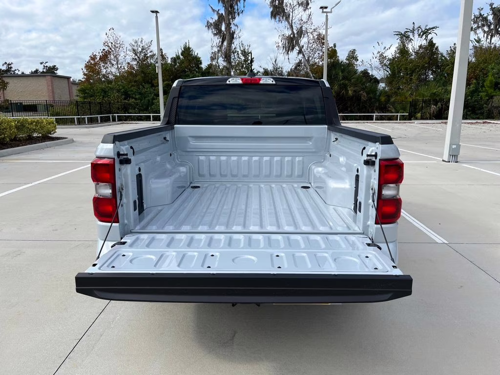 2026 Space White Metallic Ford Maverick Lobo Standard AWD Truck