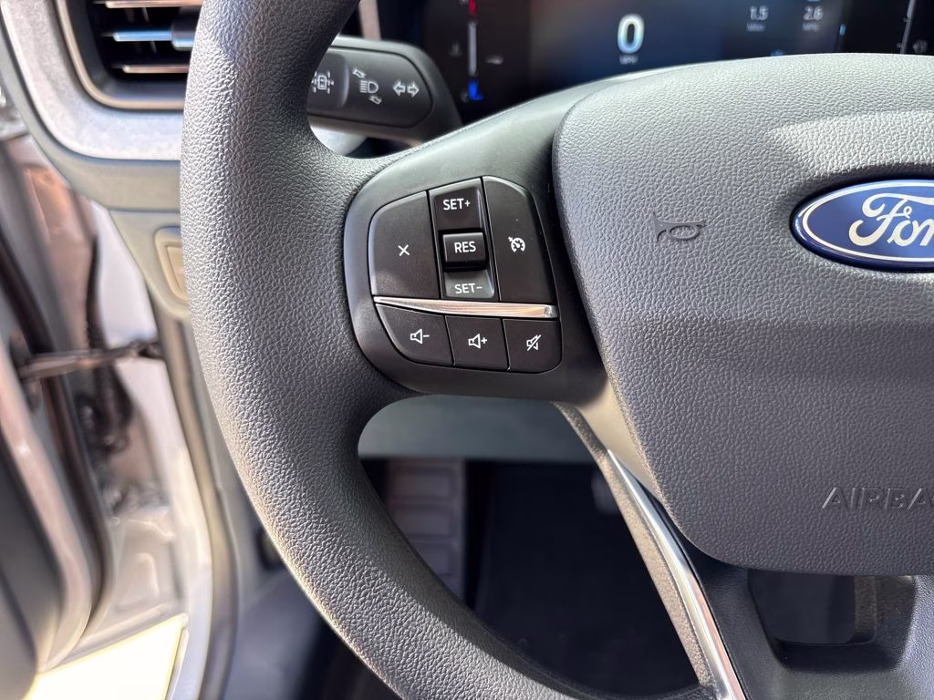 2025 Space White Metallic Ford Maverick XLT AWD Truck