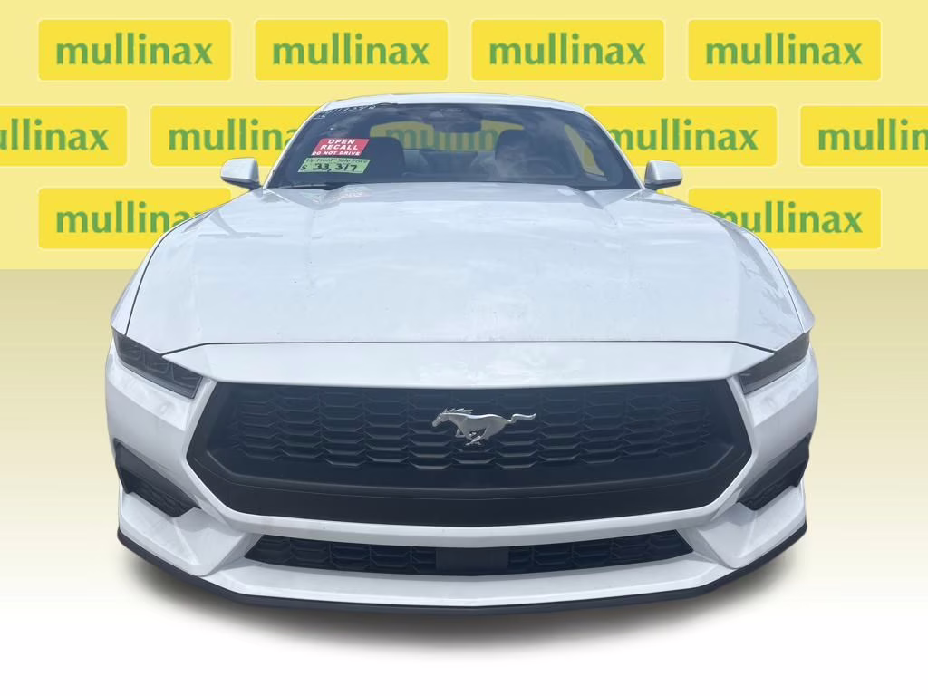 2025 Oxford White Ford Mustang EcoBoost RWD Coupe