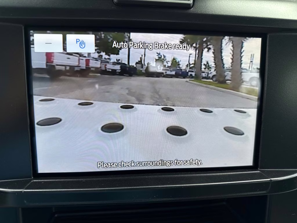 2025 Oxford White Ford Super Duty F-350 DRW XL 4X4 Chassis