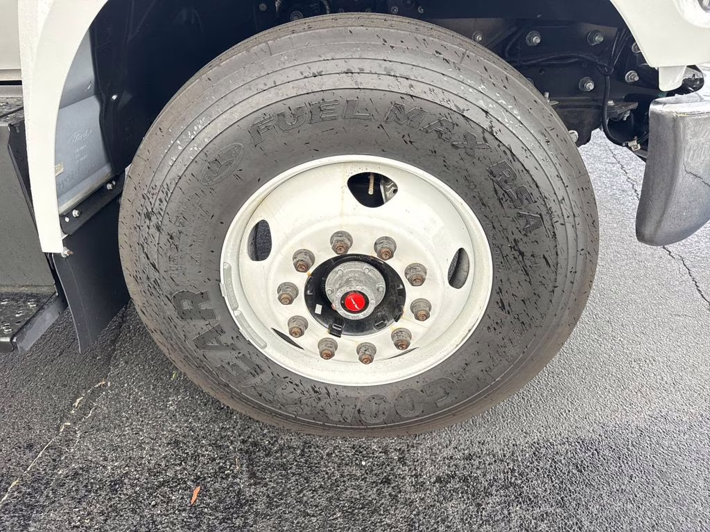 2025 Oxford White Ford Super Duty F-750 Base RWD Truck