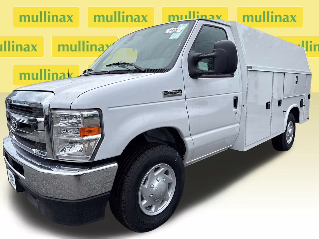 2026 Oxford White Ford E-350SD Base RWD Truck