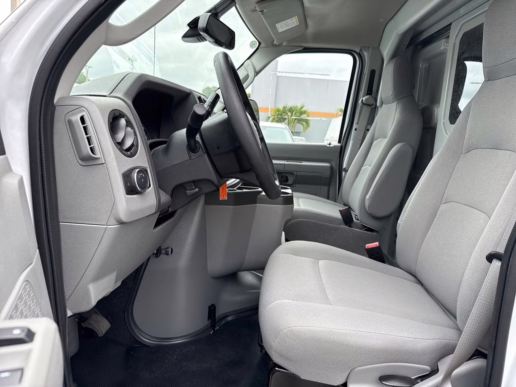 2026 Oxford White Ford E-350SD Base RWD Truck