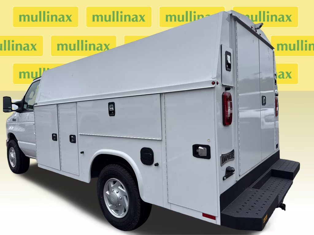 2026 Oxford White Ford E-350SD Base RWD Truck