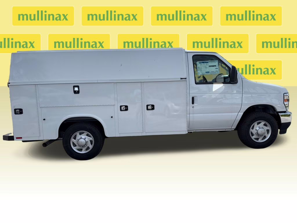 2026 Oxford White Ford E-350SD Base RWD Truck