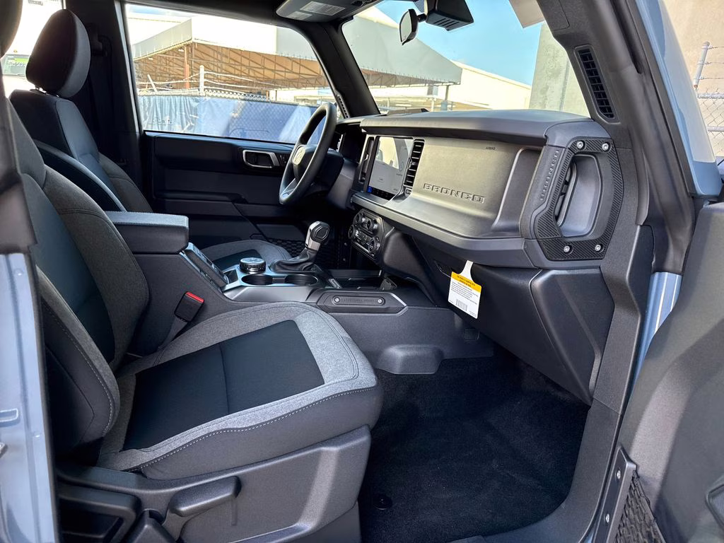2025 Azure Gray Metallic Tri-Coat Ford Bronco Base 4X4 SUV
