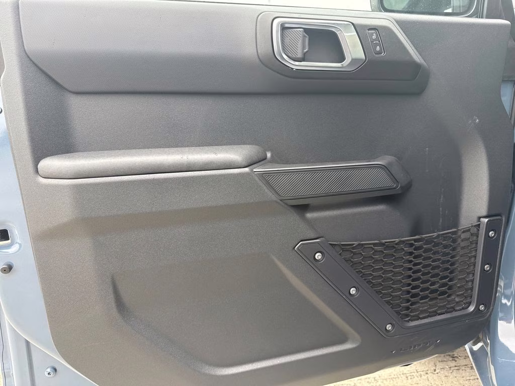 2025 Azure Gray Metallic Tri-Coat Ford Bronco Base 4X4 SUV