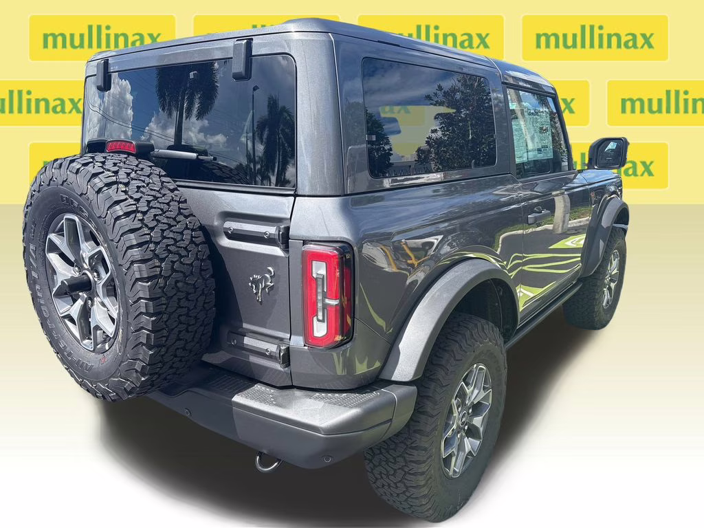 2025 Gray Metallic Ford Bronco Badlands 4X4 SUV