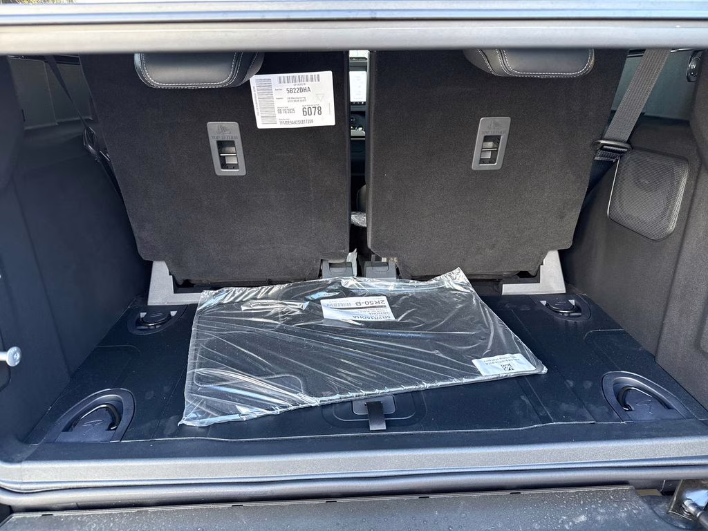 2025 Gray Metallic Ford Bronco Badlands 4X4 SUV