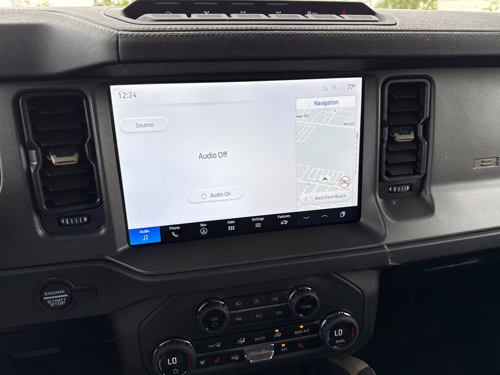 2025 Oxford White Ford Bronco Badlands 4X4 SUV