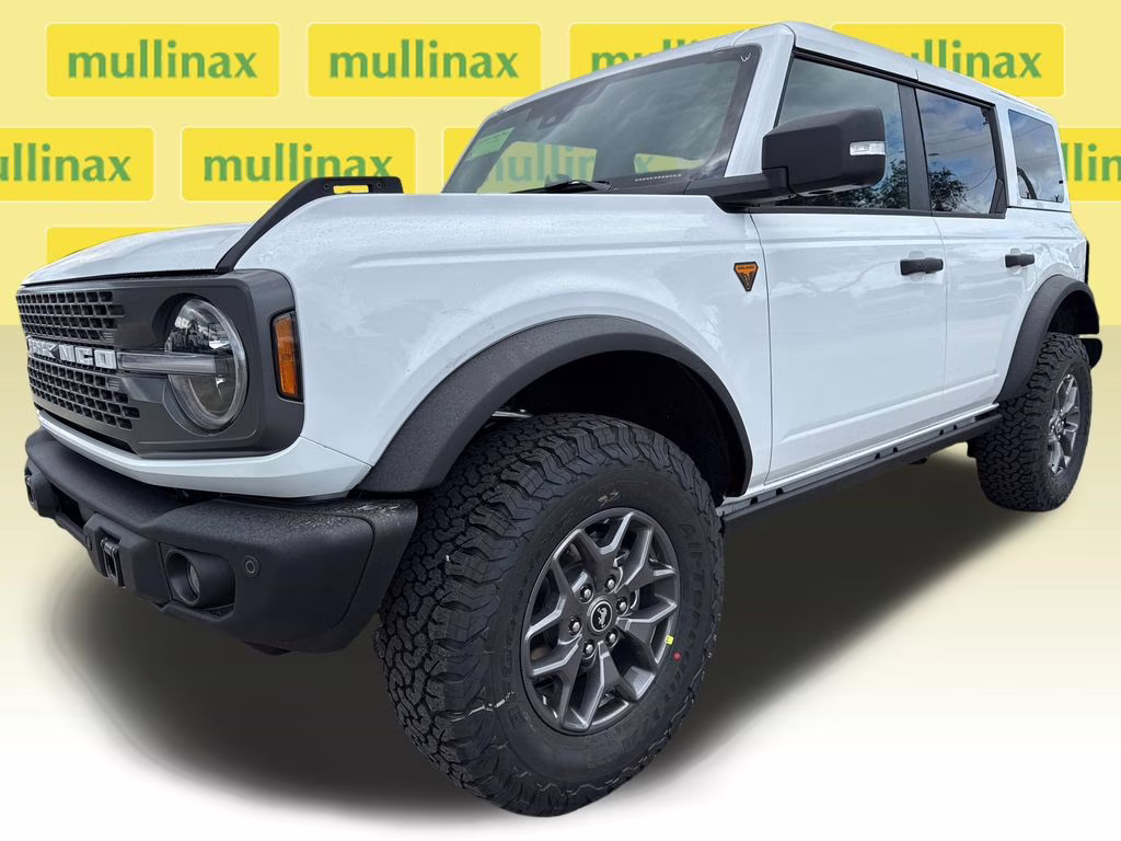 2025 Oxford White Ford Bronco Badlands 4X4 SUV