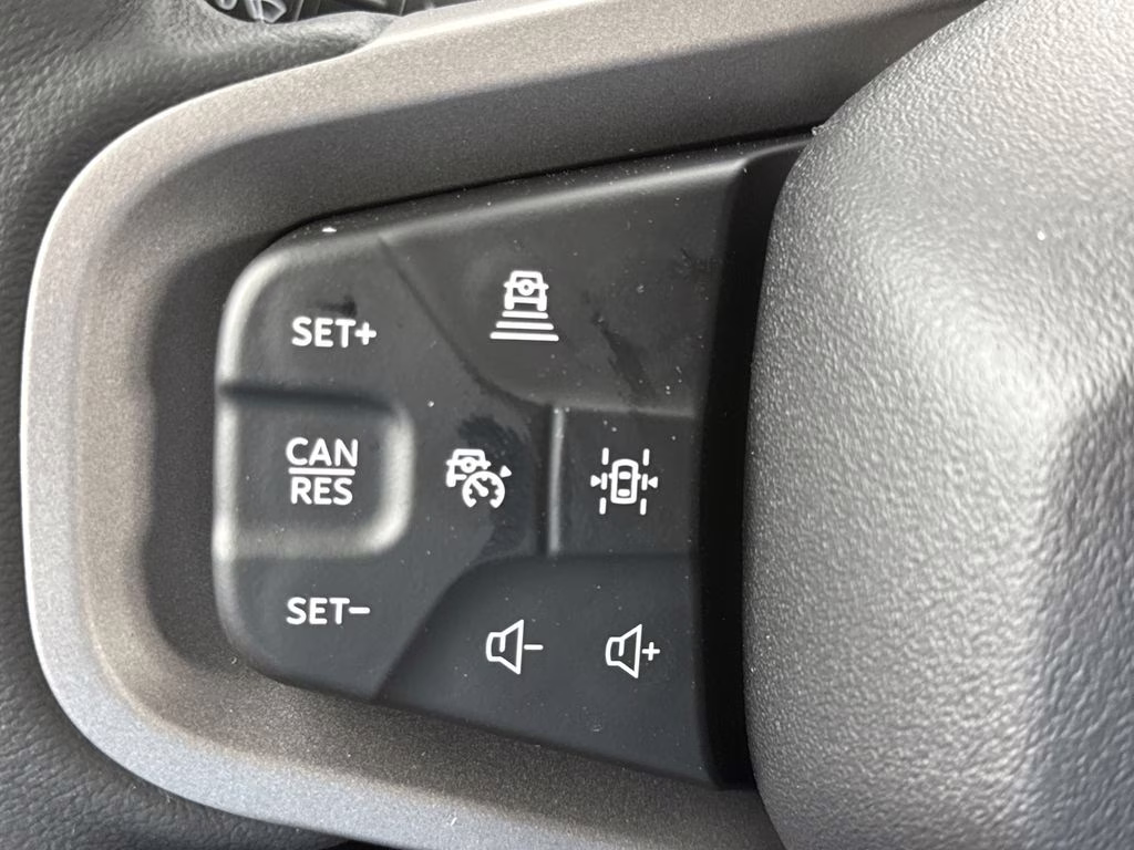 2025 Oxford White Ford Bronco Badlands 4X4 SUV