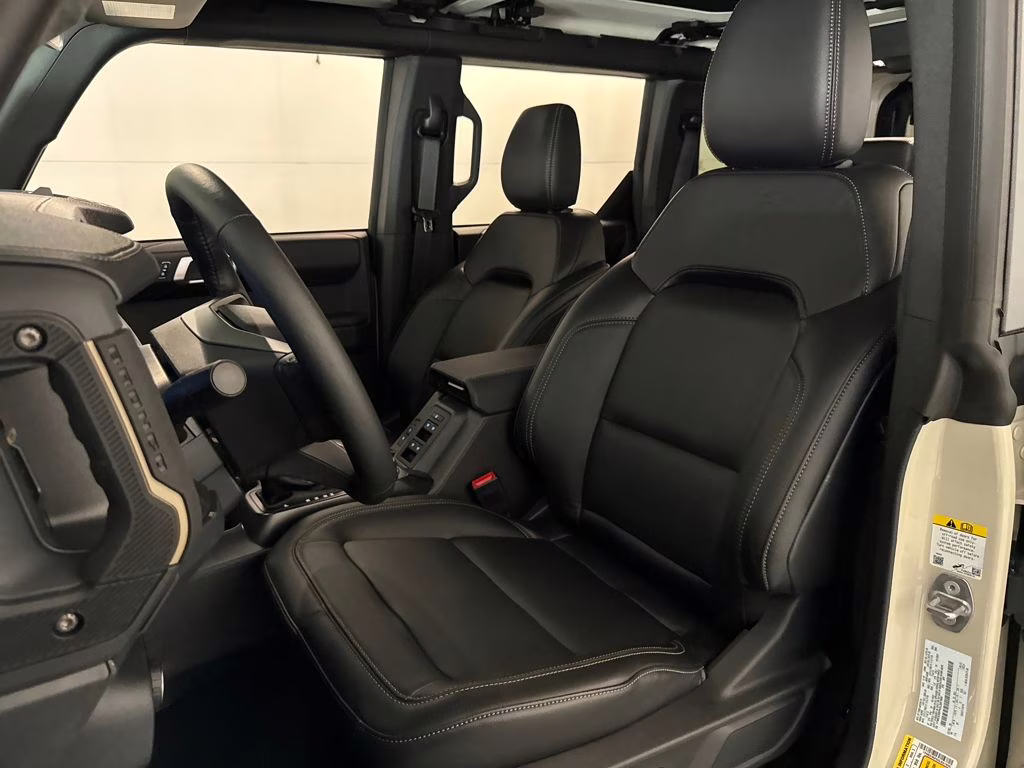 2025 Desert Sand Ford Bronco Badlands 4X4 SUV