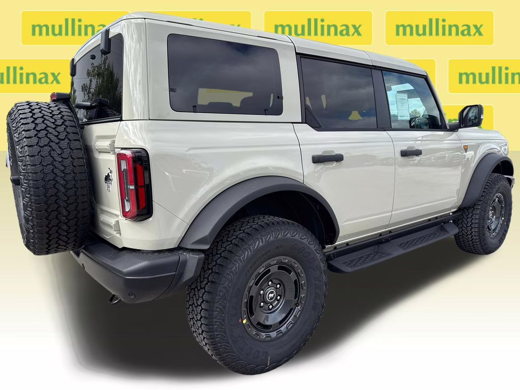 2025 Desert Sand Ford Bronco Badlands 4X4 SUV