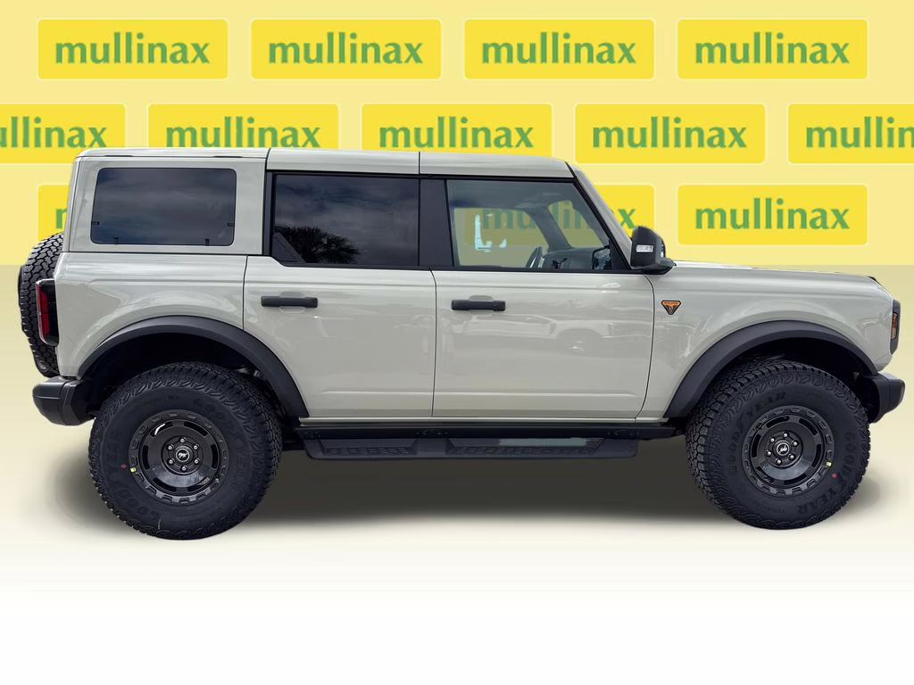 2025 Desert Sand Ford Bronco Badlands 4X4 SUV