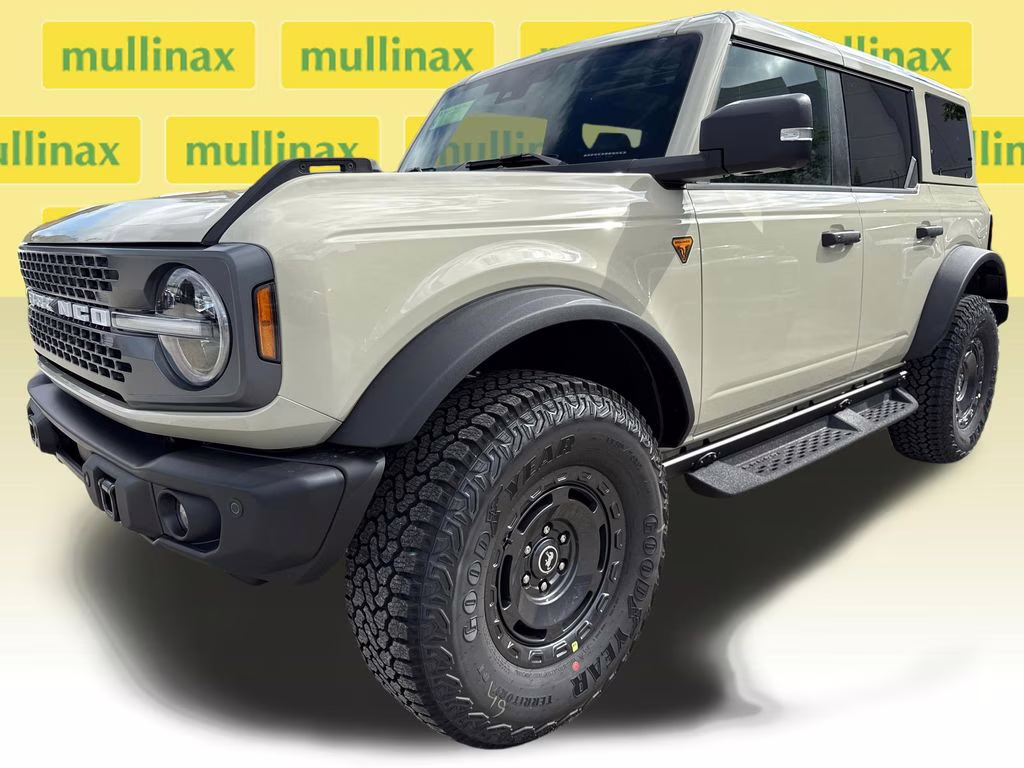 2025 Desert Sand Ford Bronco Badlands 4X4 SUV