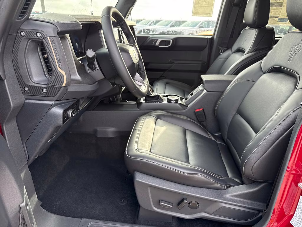 2025 Ruby Red Metallic Tinted Clearcoat Ford Bronco Badlands 4X4 SUV