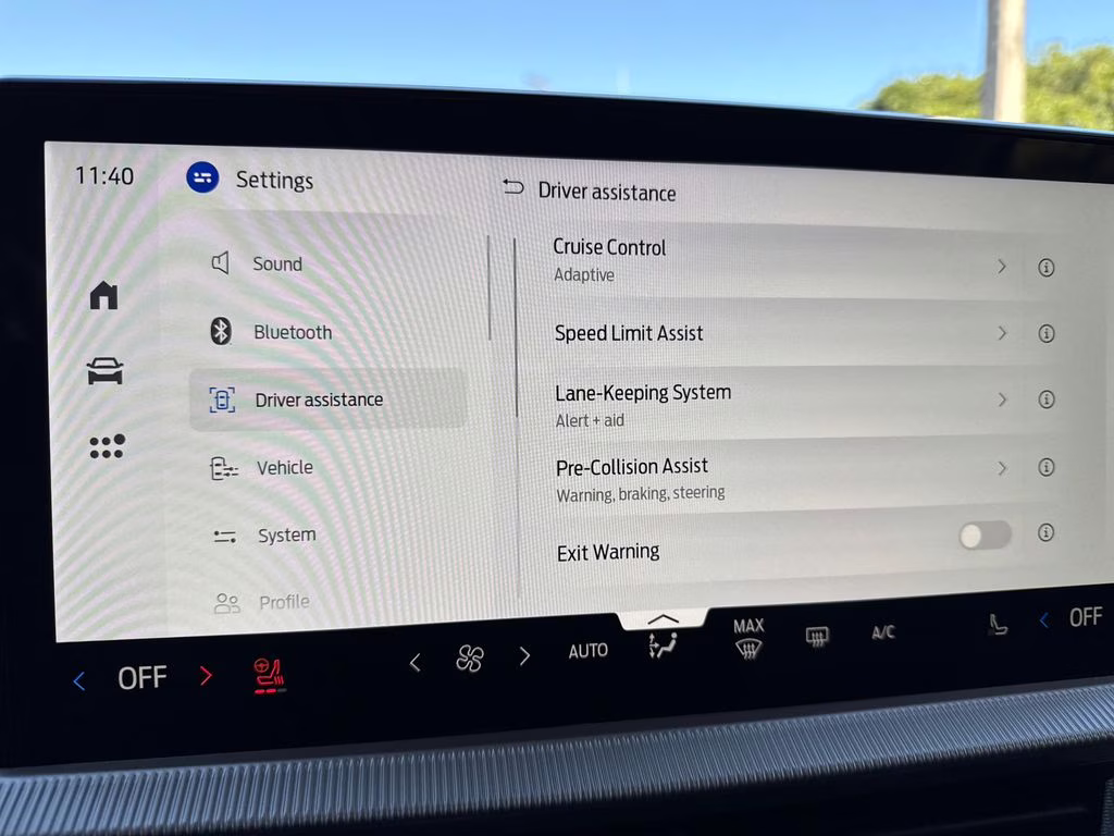 2026 Space White Metallic Ford Explorer Active RWD SUV