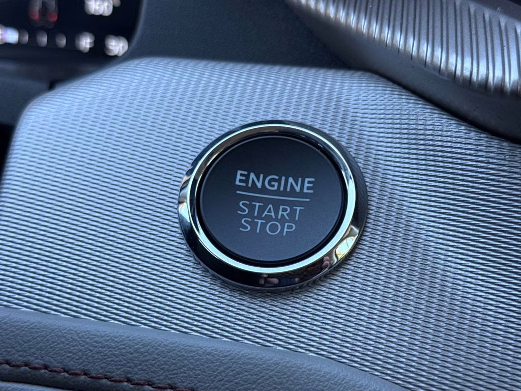 2026 Agate Black Metallic Ford Explorer Active RWD SUV