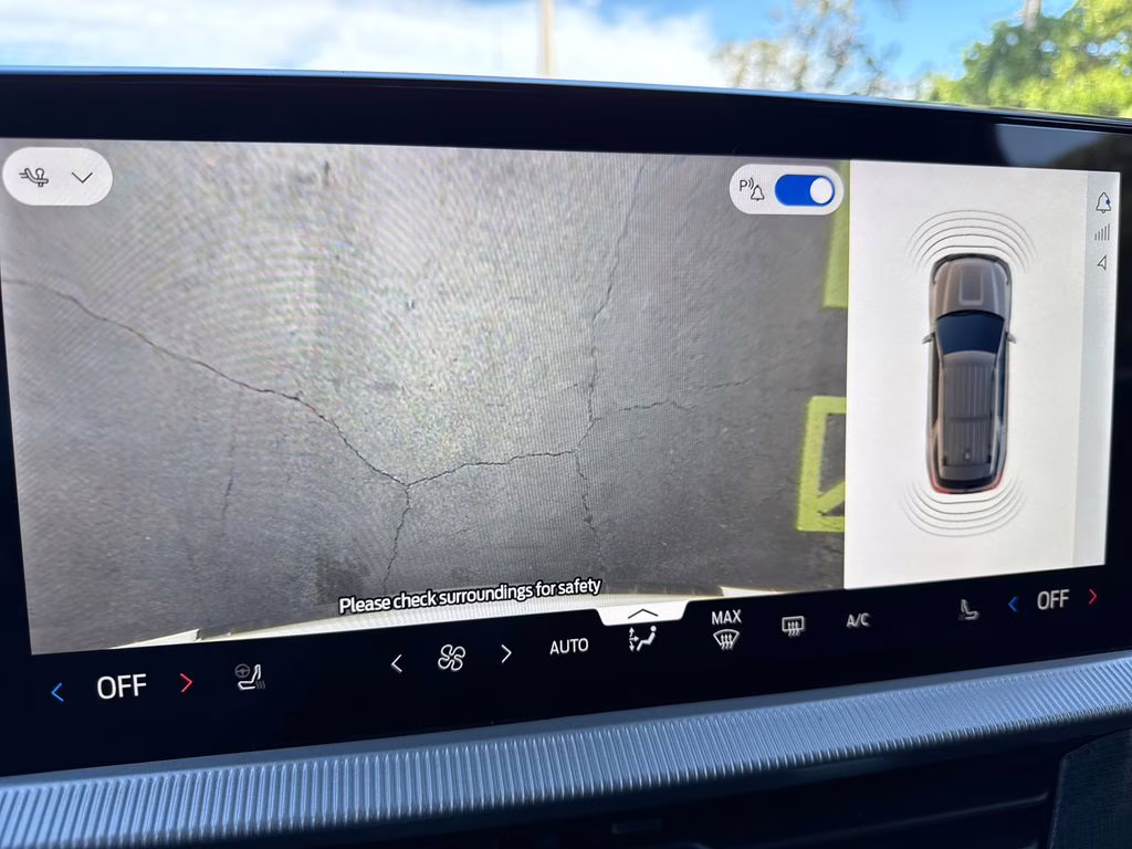 2026 Star White Metallic Tri-Coat Ford Explorer Platinum RWD SUV