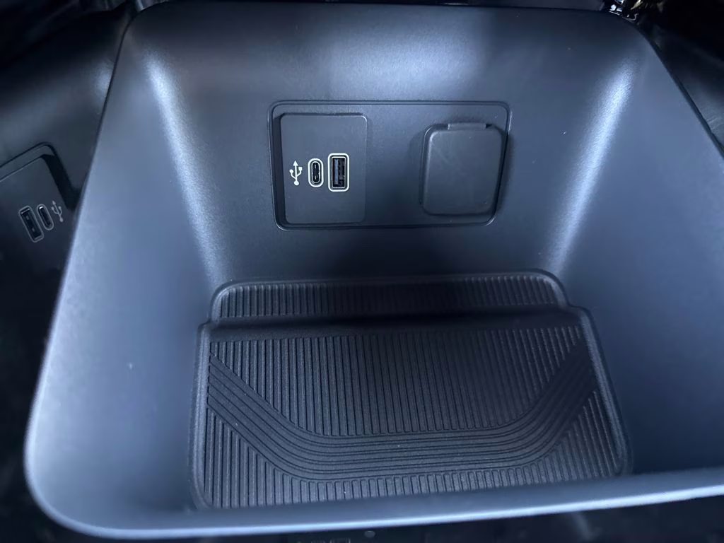 2026 Star White Metallic Tri-Coat Ford Explorer Platinum RWD SUV