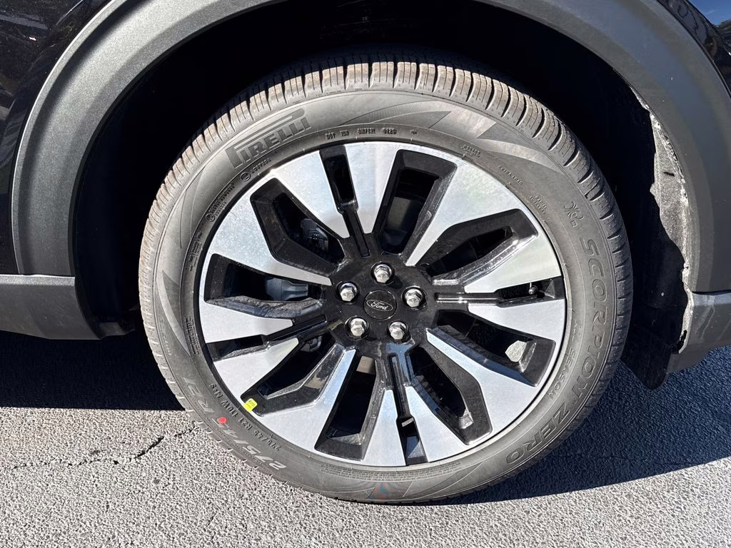 2026 Agate Black Metallic Ford Explorer Platinum 4X4 SUV