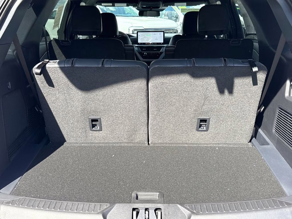 2026 Star White Metallic Tri-Coat Ford Explorer ST RWD SUV