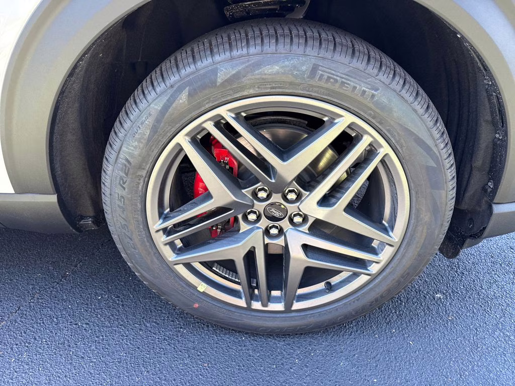 2026 Star White Metallic Tri-Coat Ford Explorer ST RWD SUV