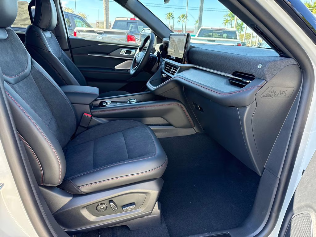 2026 Star White Metallic Tri-Coat Ford Explorer ST RWD SUV