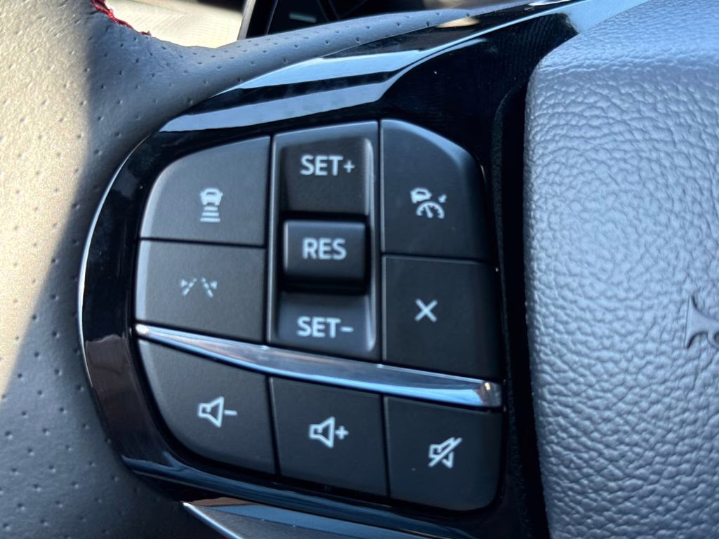 2026 Star White Metallic Tri-Coat Ford Explorer ST RWD SUV