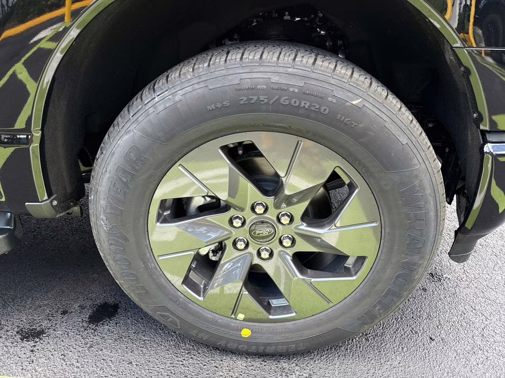 2025 Agate Black Metallic Ford F-150 Lightning Flash AWD Truck