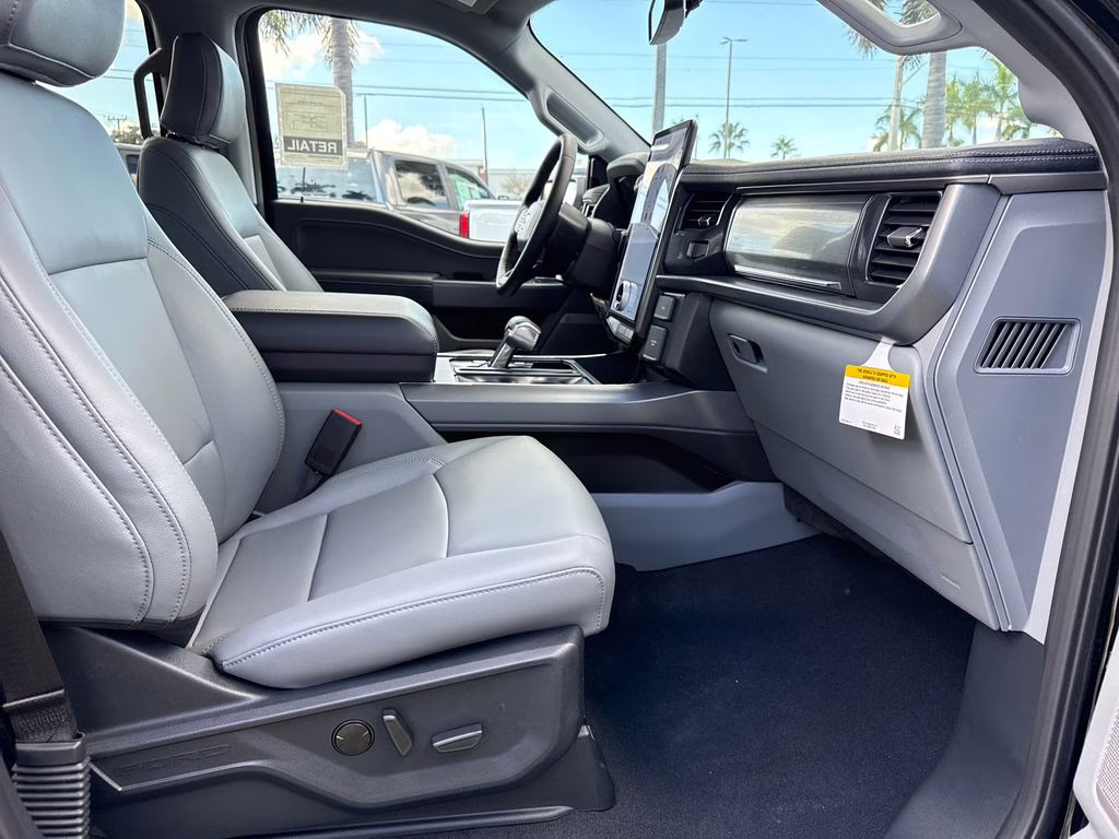 2025 Agate Black Metallic Ford F-150 Lightning Flash AWD Truck