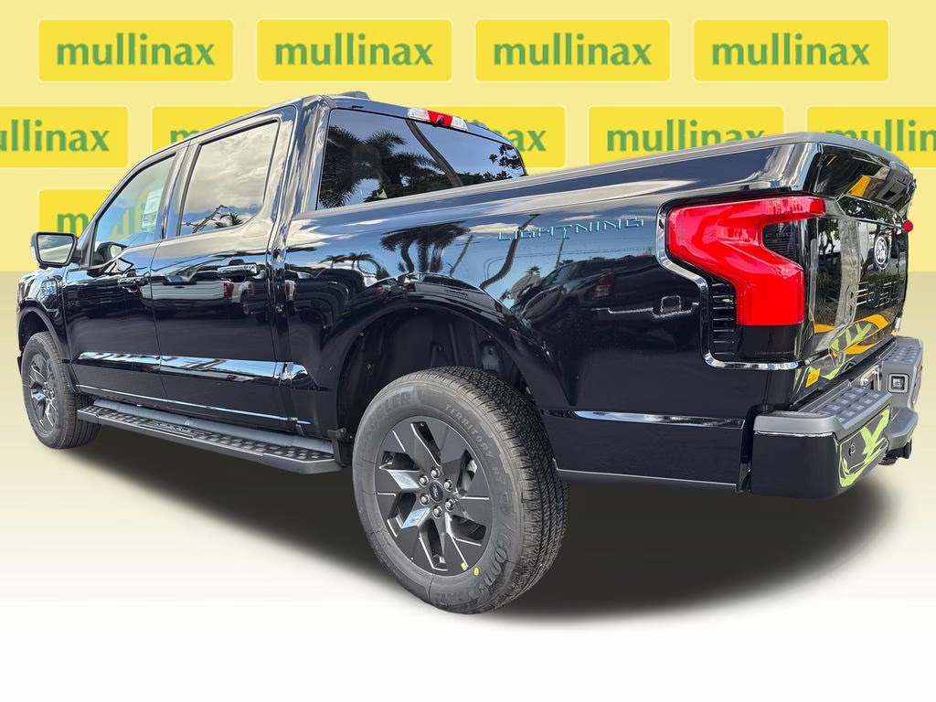 2025 Agate Black Metallic Ford F-150 Lightning Flash AWD Truck