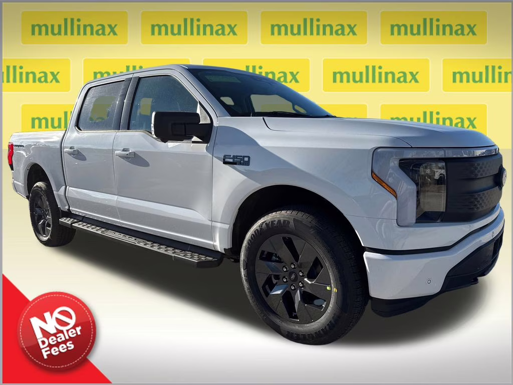 2025 Oxford White Ford F-150 Lightning Flash AWD Truck