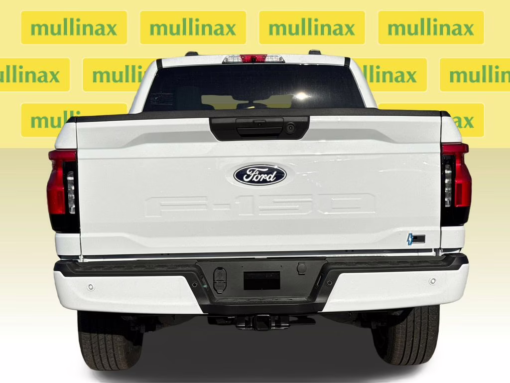 2025 Oxford White Ford F-150 Lightning Flash AWD Truck