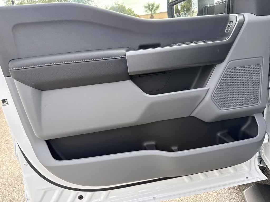 2026 Oxford White Ford Super Duty F-250 SRW STX 4X4 Truck