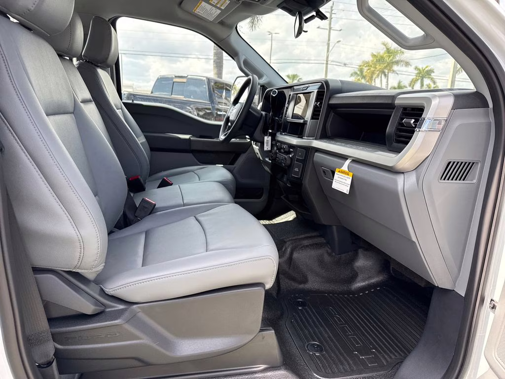 2026 Oxford White Ford Super Duty F-250 SRW XL 4X4 Truck