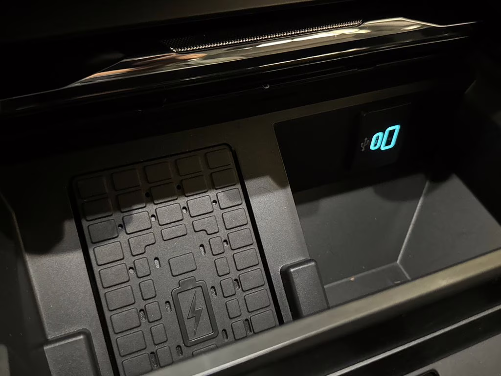 2026 Agate Black Metallic Ford Super Duty F-250 SRW Lariat 4X4 Truck