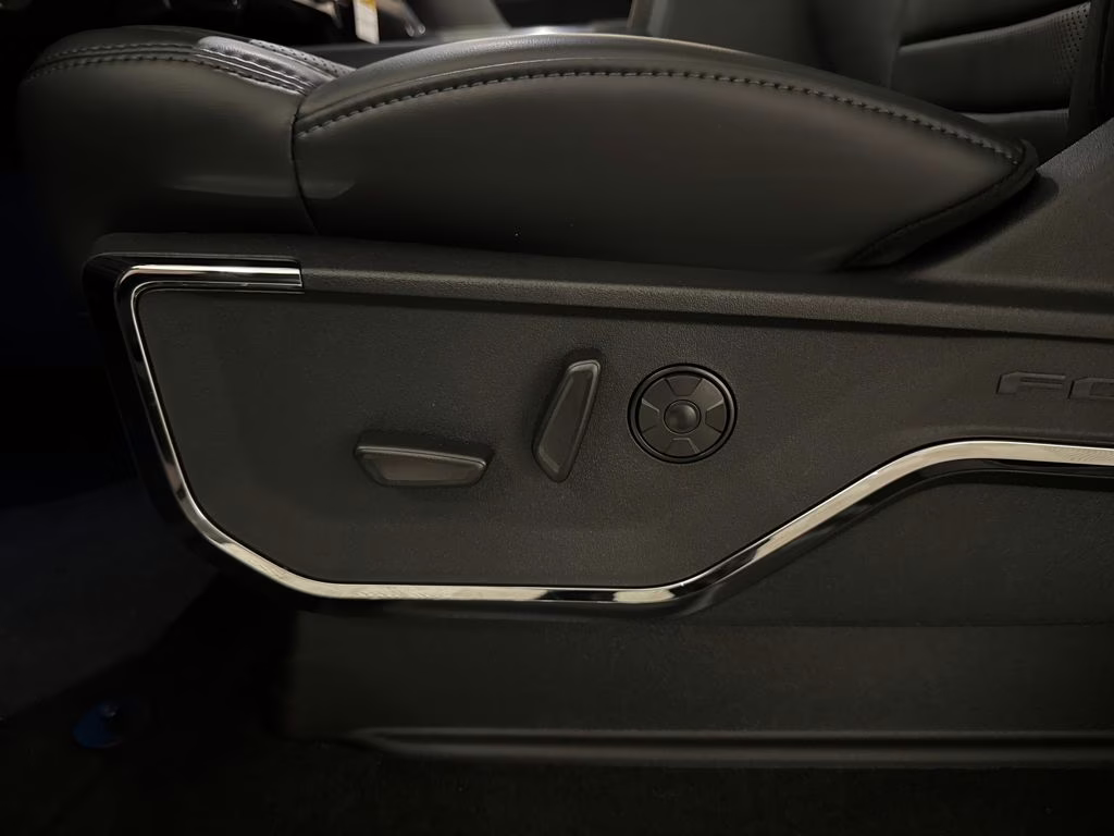 2026 Avalanche Ford Super Duty F-250 SRW Platinum 4X4 Truck