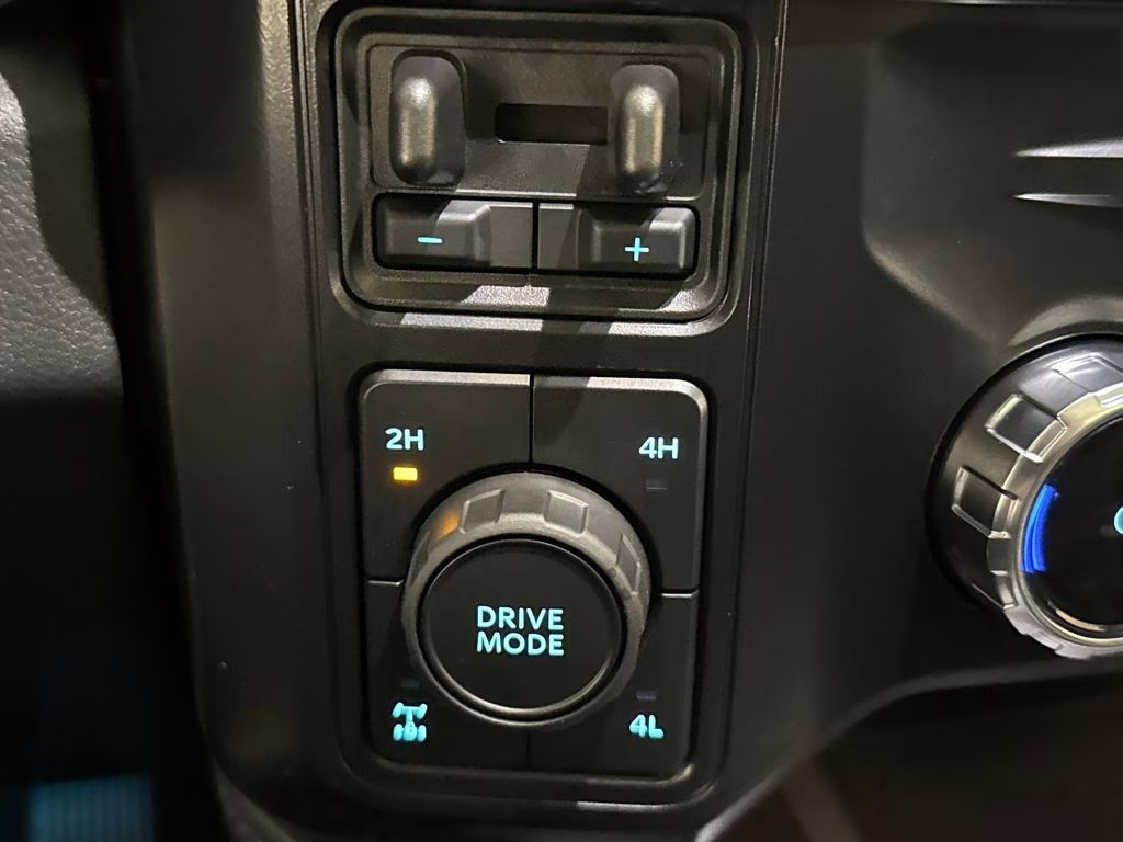 2026 Avalanche Ford Super Duty F-250 SRW Platinum 4X4 Truck