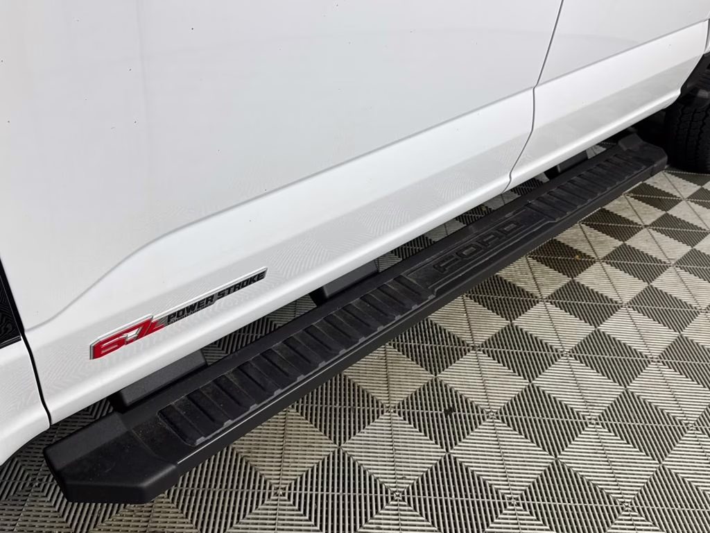 2026 Oxford White Ford Super Duty F-250 SRW Lariat 4X4 Truck