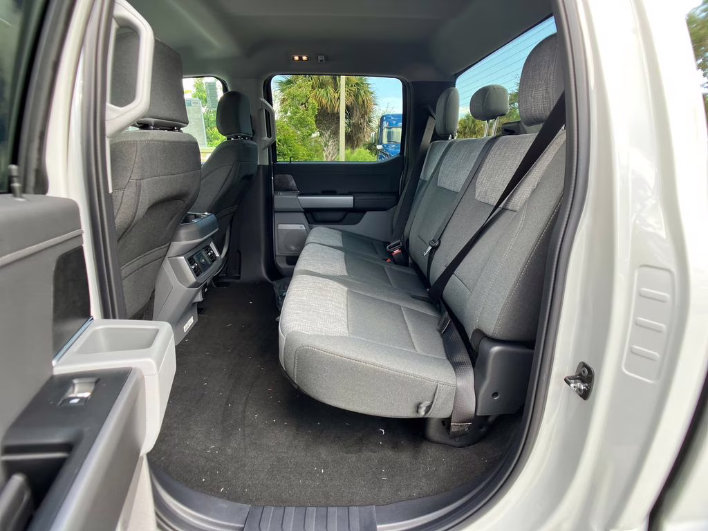 2026 Avalanche Ford Super Duty F-250 SRW XLT 4X4 Truck