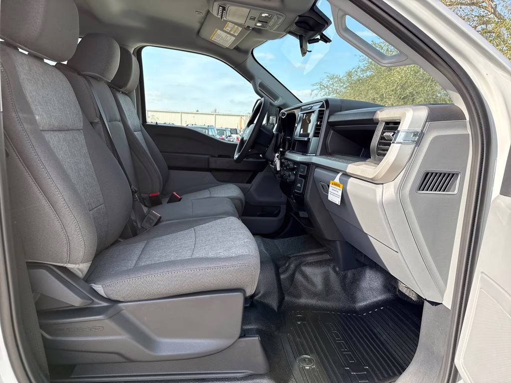 2026 Avalanche Ford Super Duty F-350 DRW XL 4X4 Truck