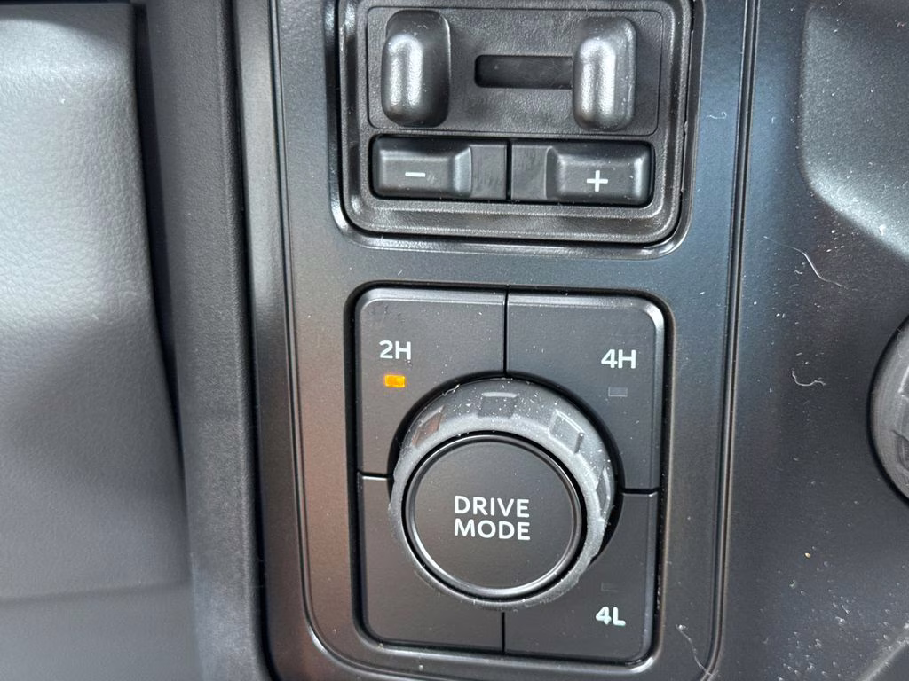 2026 Avalanche Ford Super Duty F-350 DRW XL 4X4 Truck