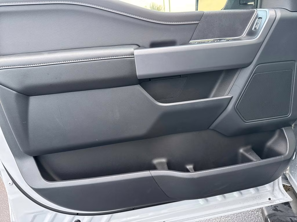 2025 Space White Metallic Ford F-150 XLT 4X4 Truck