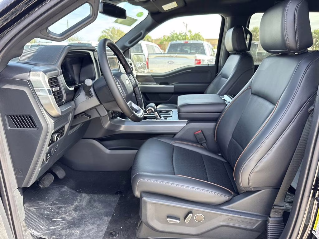 2025 Agate Black Metallic Ford F-150 Lariat 4X4 Truck