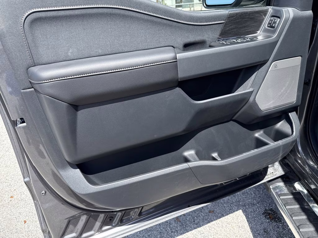 2025 Carbonized Gray Metallic Ford F-150 Lariat 4X4 Truck